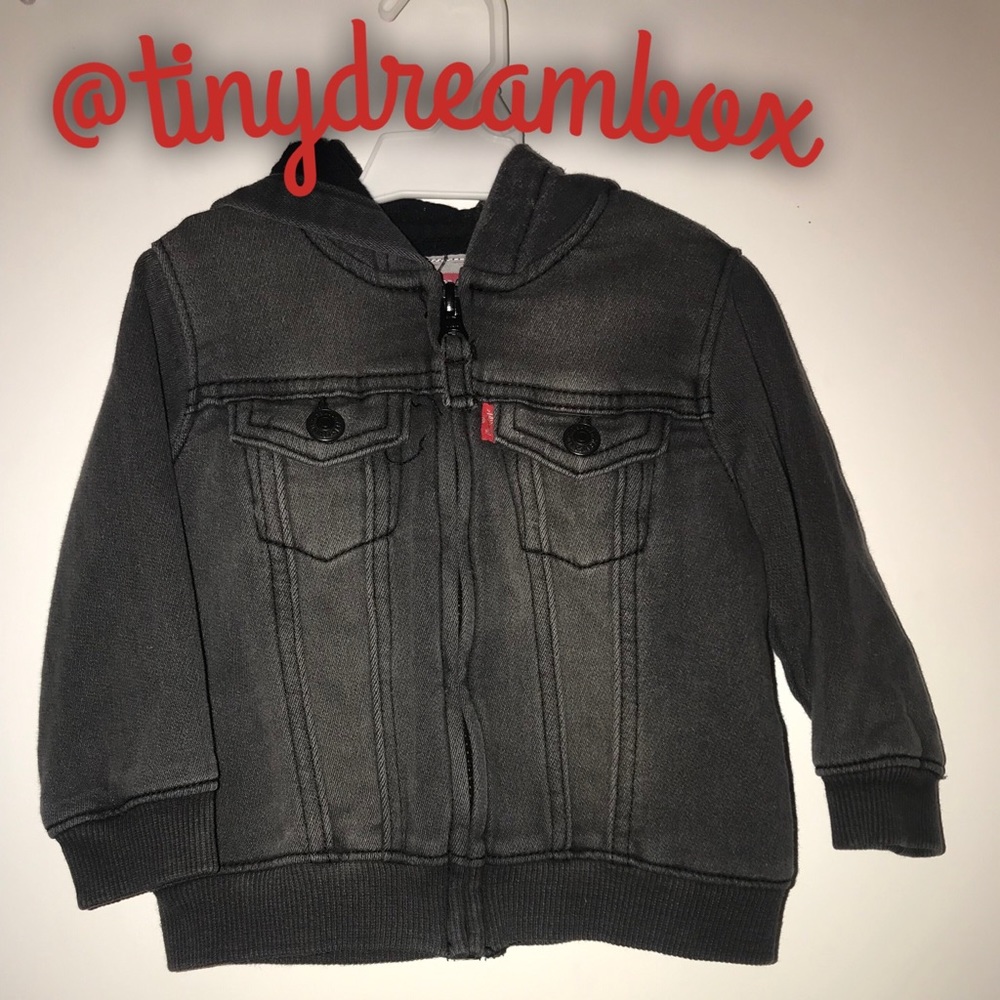 Levi’s Hoodie🖤❤️🖤